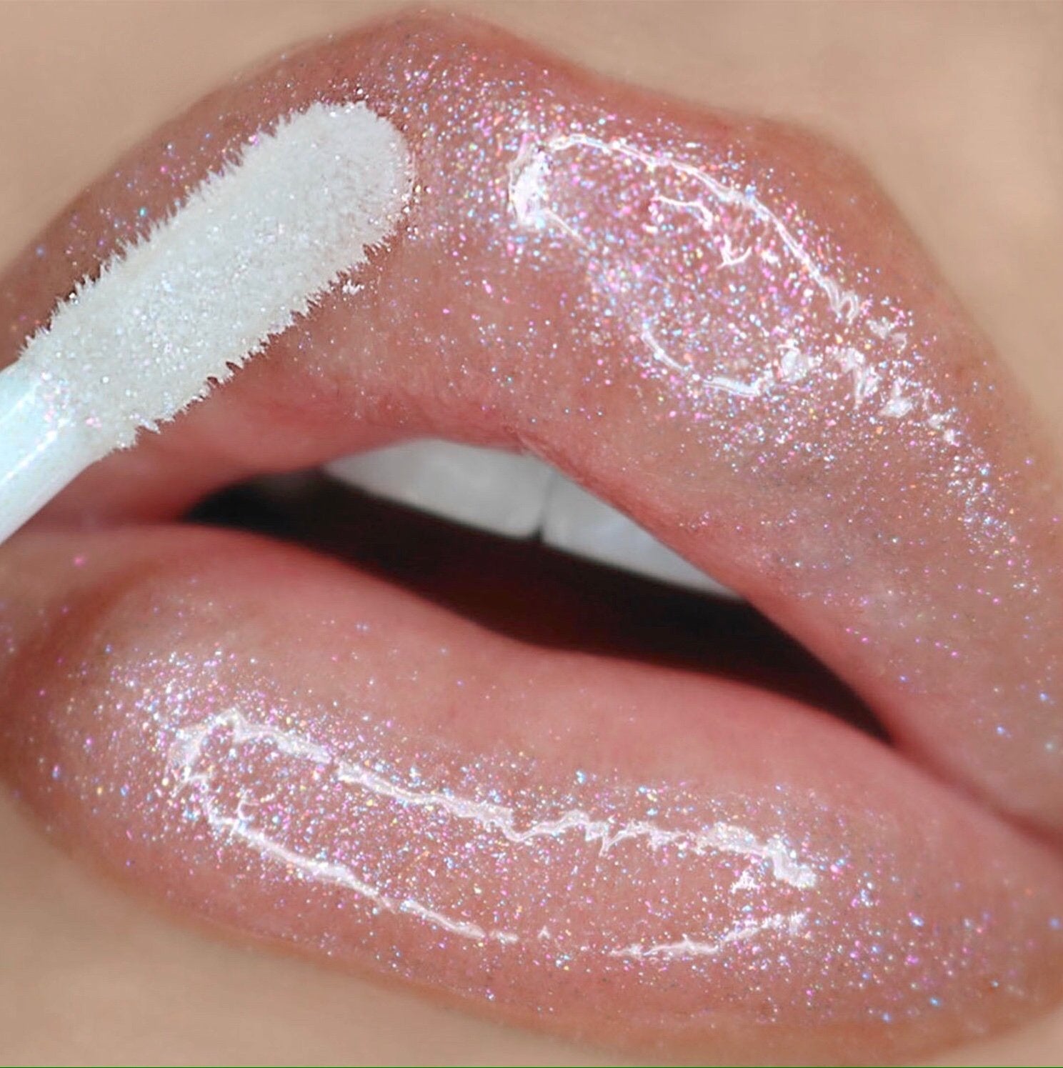 ULTRA DAZZLE LIP GLOSS