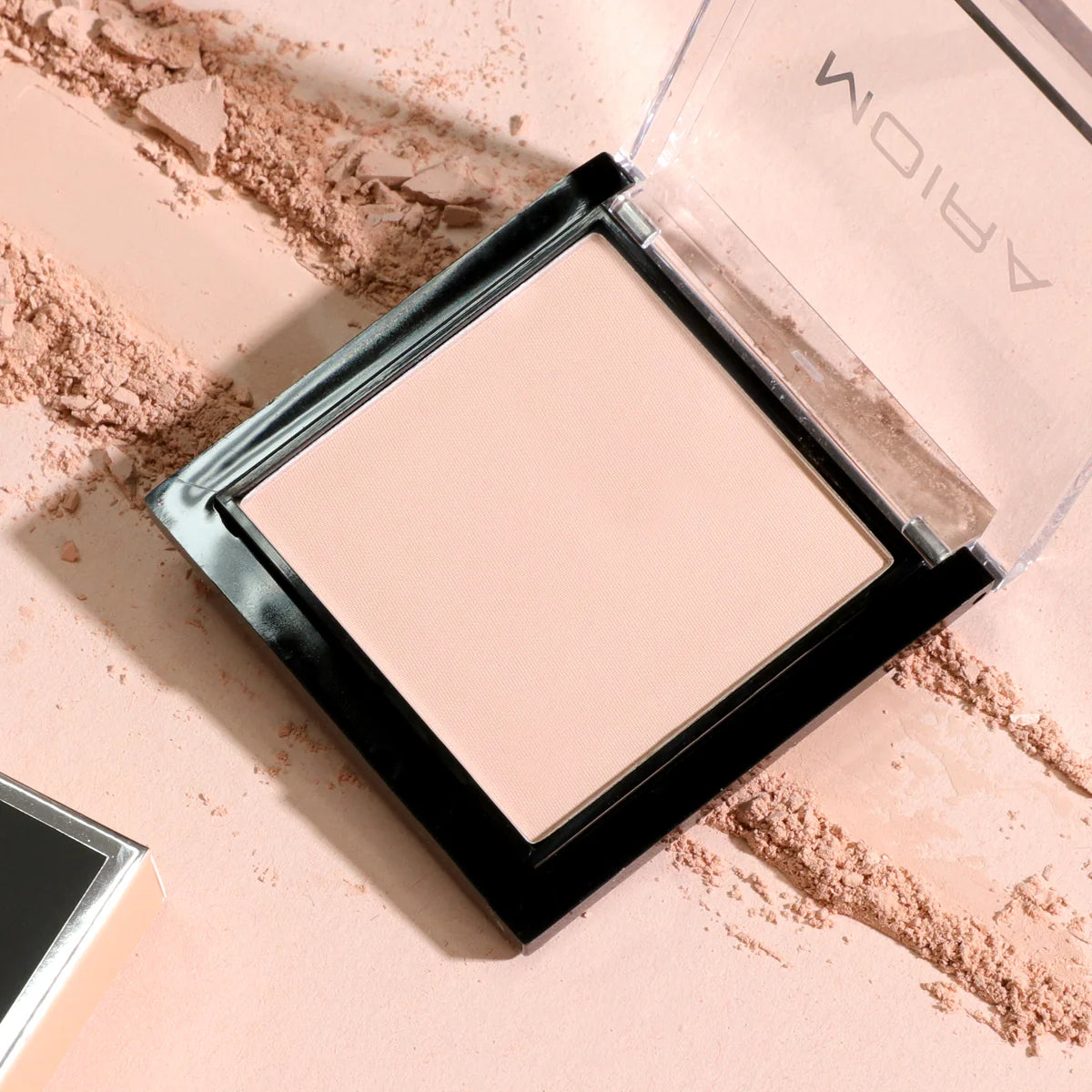 LAVISH FINISHED PRESSED POWDER